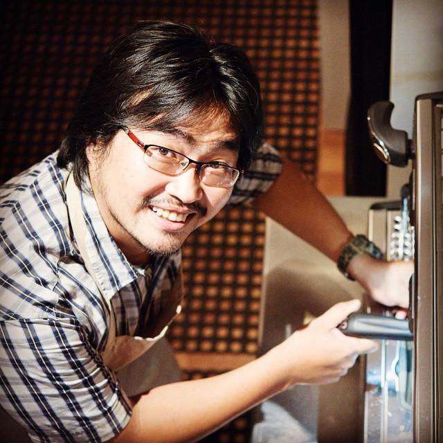#Coffee Instagram by <a href="/yohansuryanto/">Yohan Suryanto</a> In action ... #sessionjunkies #coffeebar #espresso #indonesia #jawatimur #sur...
