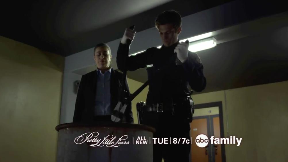 Pll_fandom_'s tweet image. Next week on Pretty Little Liars. The barrel is opened, the liars are breaking the law and A is back! #PLLSpoiler