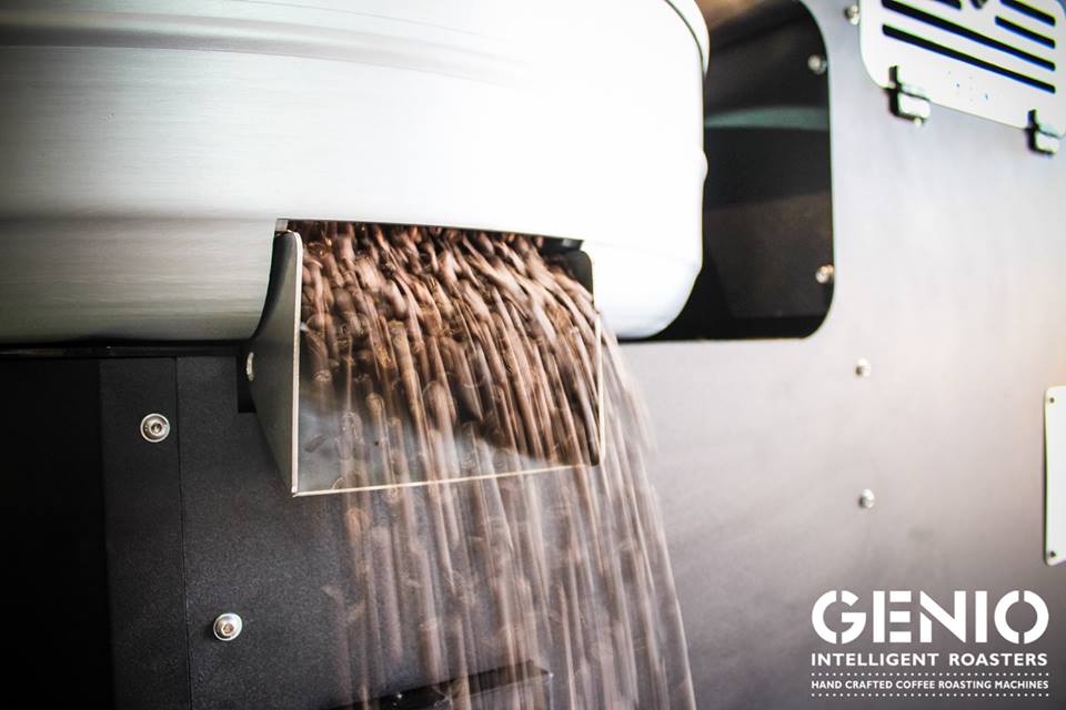 GenioRoasters's tweet photo. Did you know #Genio6Artisan series roasters features the world first #ThermalManagementSystem? http://t.co/PFVIO1ACf7 http://t.co/ppJ9fM99IR