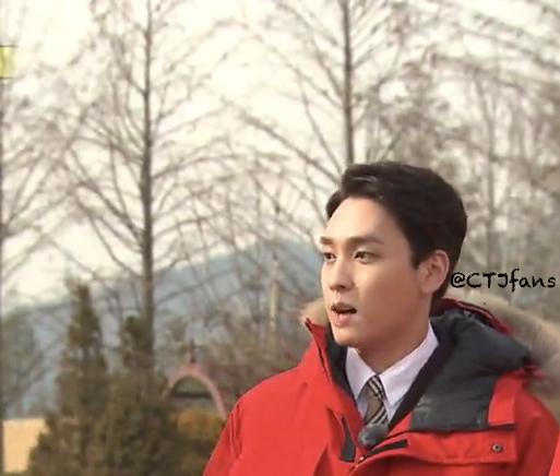 CTJfans's tweet photo. [CAP] Choi Tae Joon @actorctj on #RM230. I think this emoticon >> :O is enough to describe this photo LOL. #CTJonRM http://t.co/xkJcdRu7Yc
