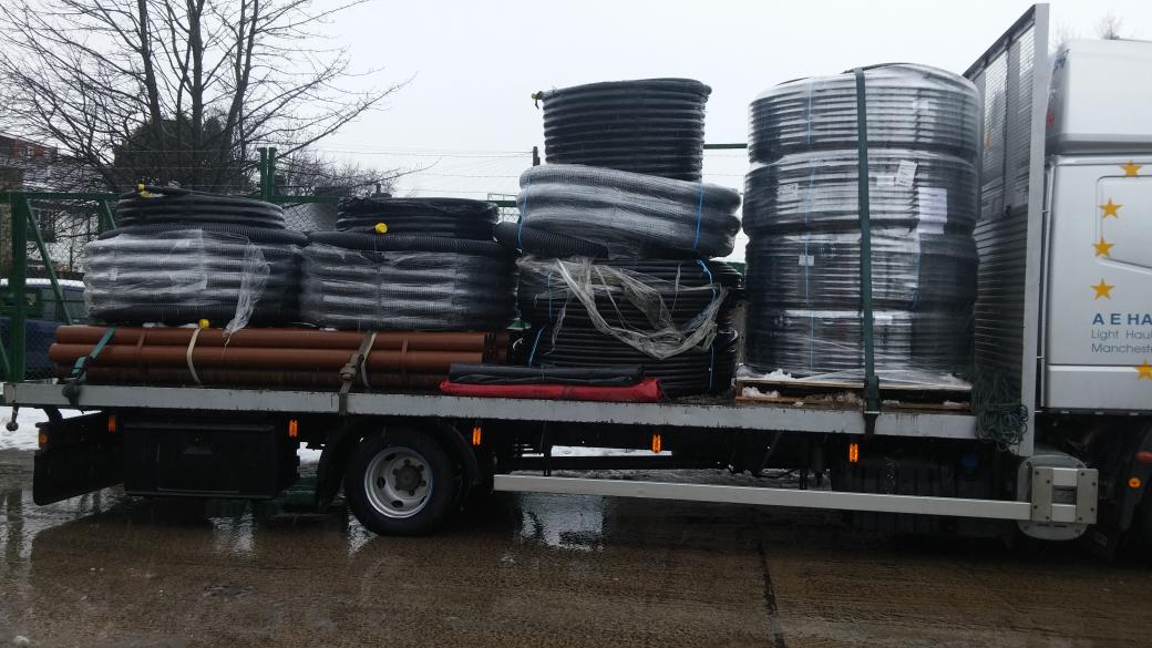 UKMuovitech's tweet photo. 200mtr boreholes SDR11 63 and 40 preinsulated pipe direct to kirkliston today. Not even the snow stops us.0170682503 http://t.co/6PKb7xYC4e