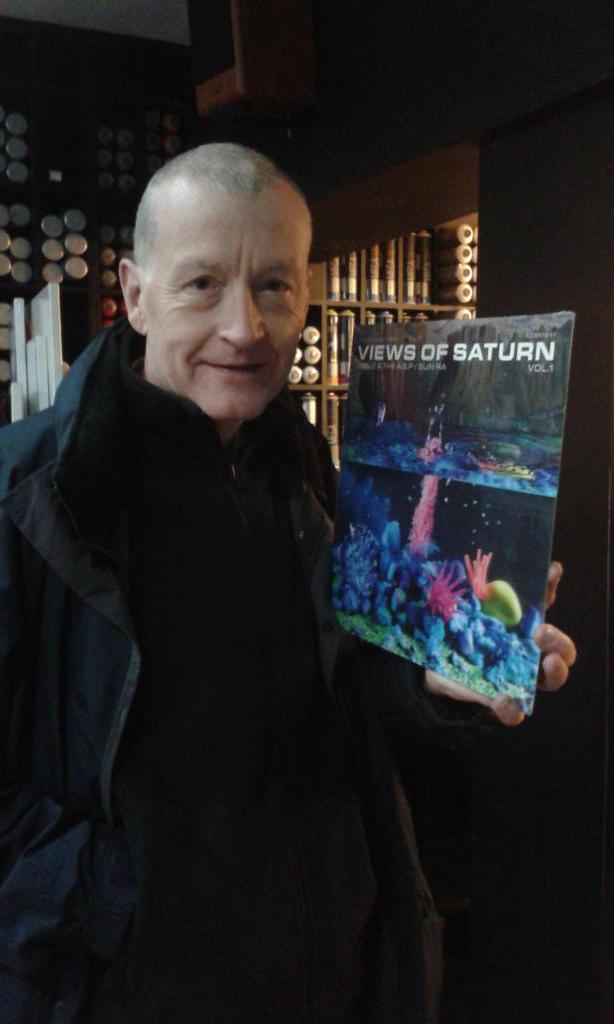 AllCityDublin's tweet photo. Steve Davis copping a few records while waiting for Ken Doherty..not just Northern Soul anymore! http://t.co/Q7a4A3jNlK