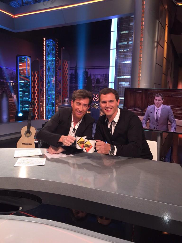 Albert_Rivera's tweet photo. Gracias a los 2,9 millones de ciudadanos que ayer visteis en directo la entrevista en @El_Hormiguero en @antena3com 😊 http://t.co/UmgZnYISoJ