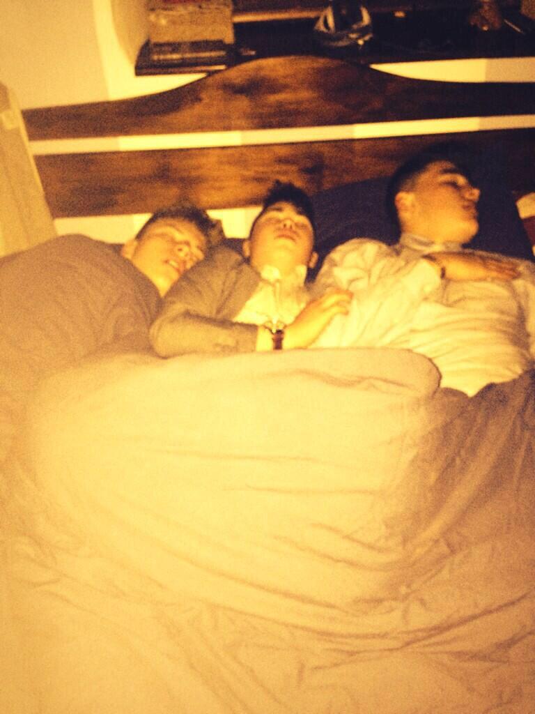 SebVenn9's tweet photo. Happy birthday g hump🏉💚💊💉🎊🎉🍻🚘🚗 http://t.co/ug1fGvP7D1
