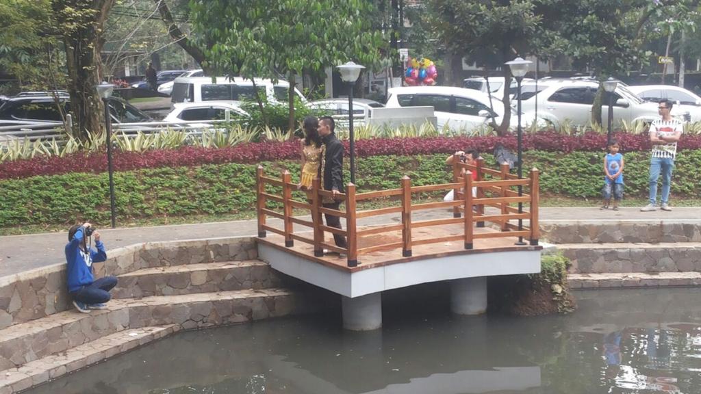 DSDABMKotaBdg's tweet photo. @ridwankamil @OdedMD @yossiirianto @DiskominfoBdg @infobandung 21/1 | Kondisi Kolam Retensi Taman Lansia #Prawed http://t.co/GfJXxHLGlb