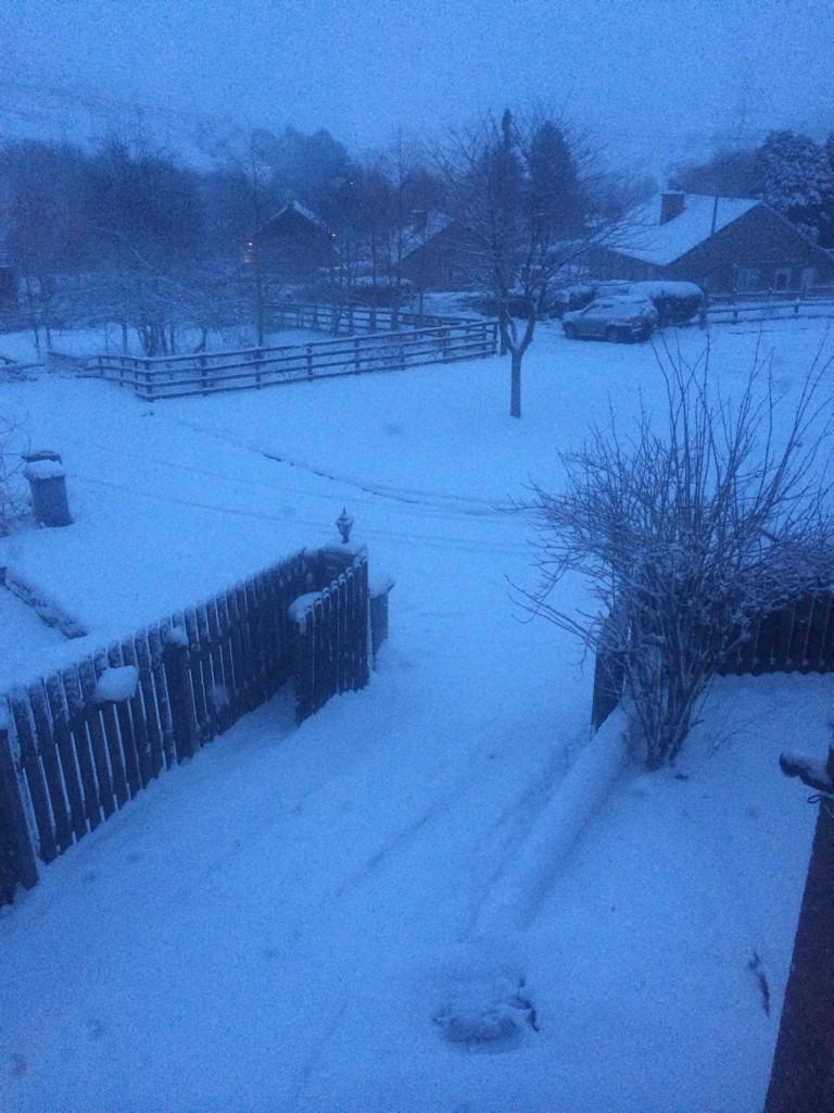 EWCT1975's tweet photo. Snowing in Yorkshire!! Everyone be careful when travelling. #snowday #layers #safety #windowcleaners http://t.co/GzIcChKPtG