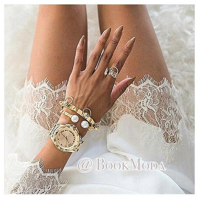 MsUniverseCrown's tweet image. #Bookmoda#fashion#loveit#vogue#missuniverse