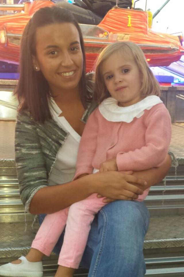 patrydas87's tweet photo. Hoy la ratita más bonita del mundo.....Cumple 3 añitos. Muchas felicidades mi amor. #nostienelocos #mitati http://t.co/5H9YY7Gu3N