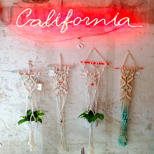 Le moderne #macramé du côté des créateurs. Toute une sélection à découvrir sur turbulences-deco.fr/?p=26126