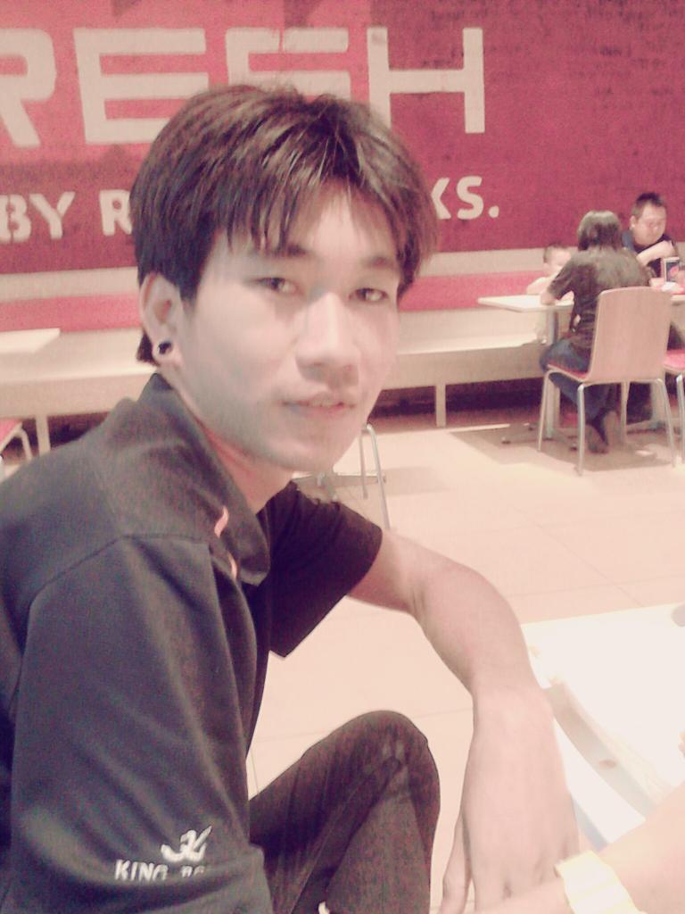 chaiwatt99's tweet photo. 😉😁 http://t.co/mjC5qz9VXW