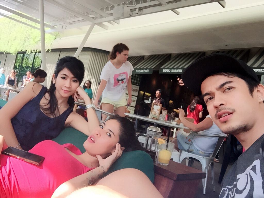 at denpasar w"okta and cabanis