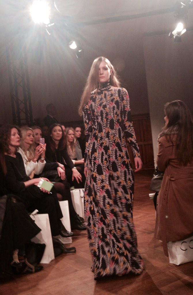 CarolinDendler's tweet photo. Alles in meinen Kleiderschrank ! @MBFWB denkt auch #AnnaLoos #dorotheeschumacher http://t.co/9UXAXjkjkv