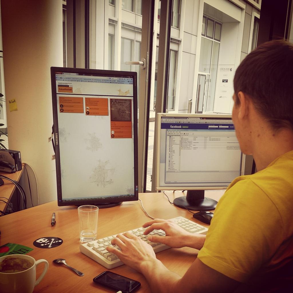 tjungebluth's tweet photo. #ppwall #testing #tobicodinghard http://t.co/pRCij331Zy