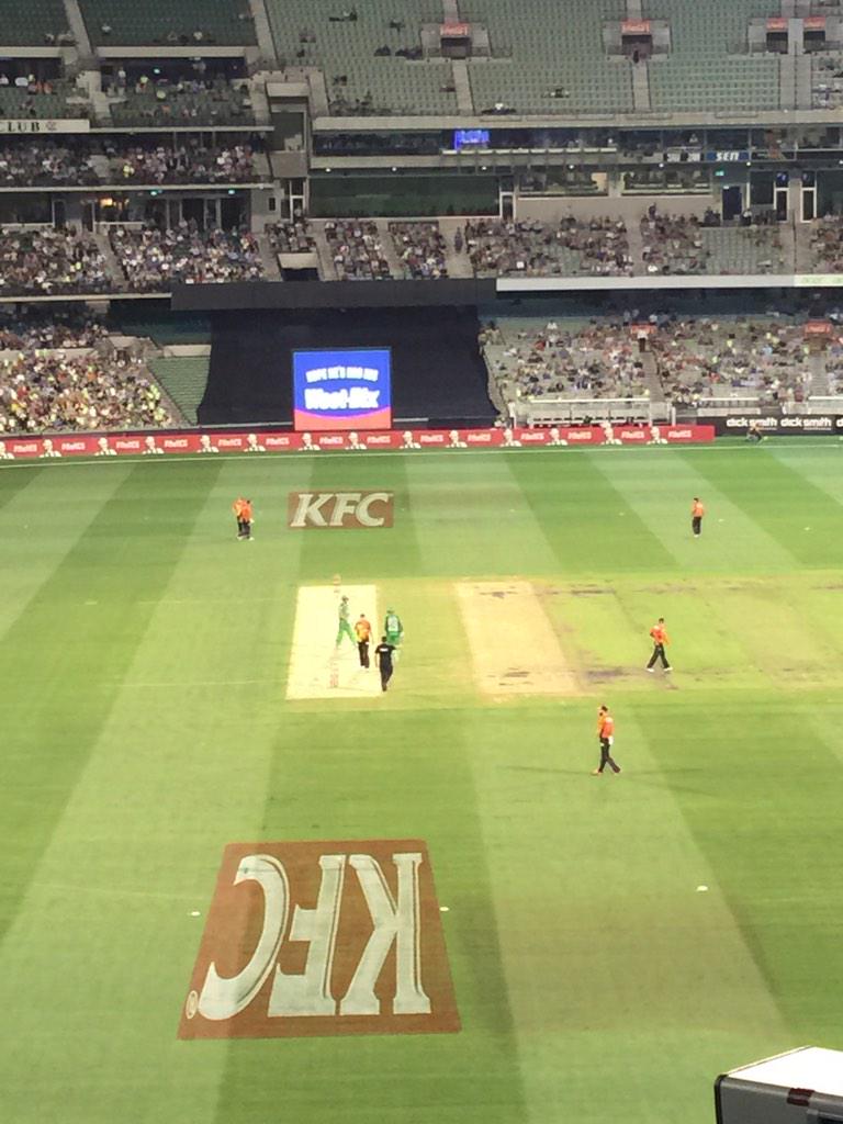 Enjoying some t20! #arafat #ivafat #mcgscorchers