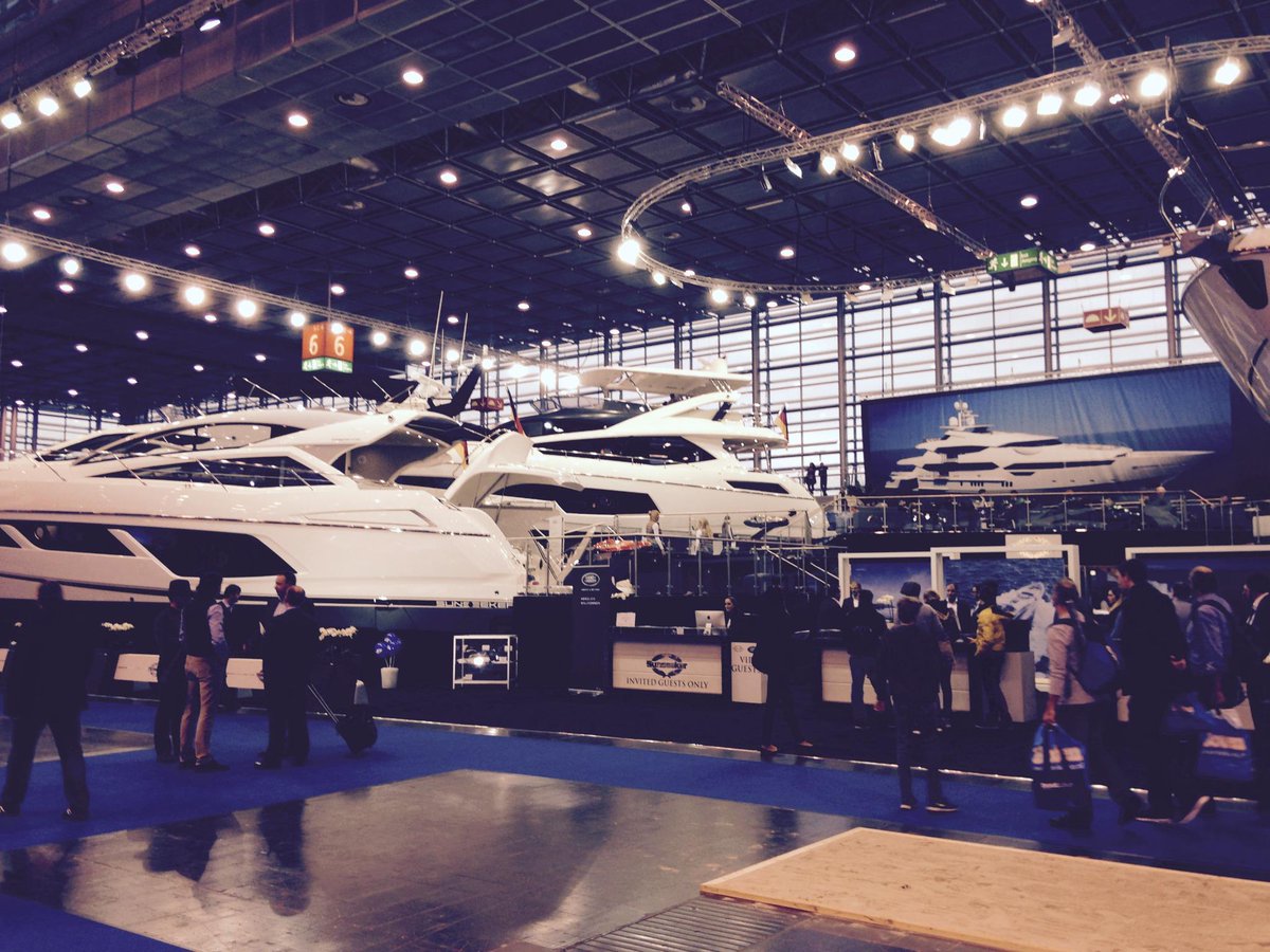 SunseekerCharte's tweet image. Another busy day at #boot2015 !