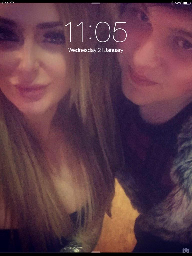 03MARCH94's tweet photo. what you think @chelsfergo? ☺️ I love ittttt😁 #IPADLOCKSCREEN😘 http://t.co/r1rU2MVq0s