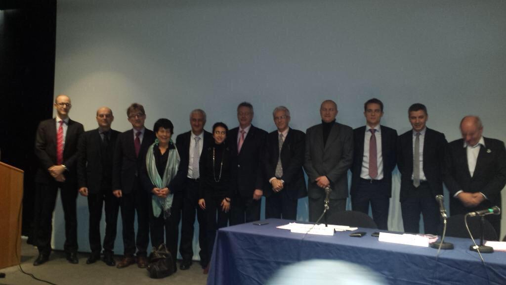 FarrugiaChristi's tweet photo. @GrDF signe la charte pour la logistique urbaine durable à @Paris, une confirmation pour le #GNV http://t.co/0N15iq5l5G
