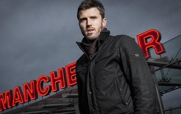 FootballFunnys's tweet photo. Why does Michael Carrick look like he's about to drop the most gripping crime drama tv show ever? http://t.co/v8HVOqvcub