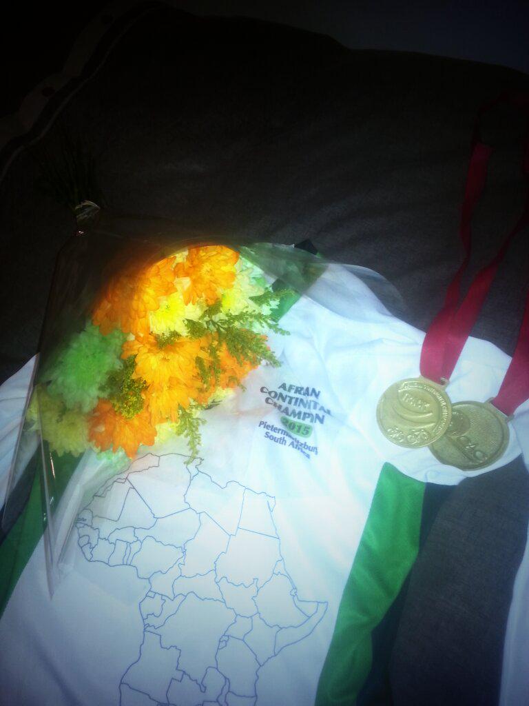 maroesjka555's tweet photo. Thanks @AthleteHouse for the flowers and giving me an awesome place to stay! #gold #jeepathletehouse http://t.co/fpxhKkhH99