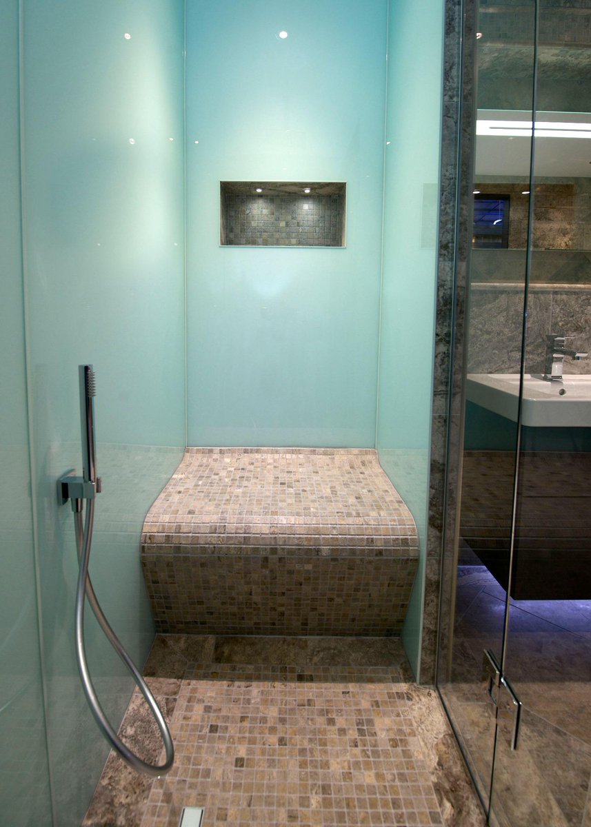 LustroliteUK's tweet photo. Amazing new Lustrolite display at Bathe in Wigan #Lustrolite #Glacier http://t.co/YR1uzO41I1