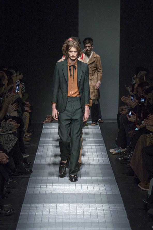 BritishVogue's tweet photo. Meet @gucci's new creative director: http://t.co/NDINf3QdAu http://t.co/U1hpVgrR7n