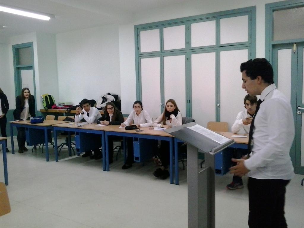 ffuentenueva's tweet photo. Ronda de debates en 1C http://t.co/L9zJrL5rxt