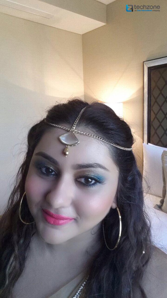 v_namitha's tweet photo. I'm performing for Raadan production "Evergreen 80's" there are some of the pics for you Gettin ready for the dance! http://t.co/EeIWO5Iev0
