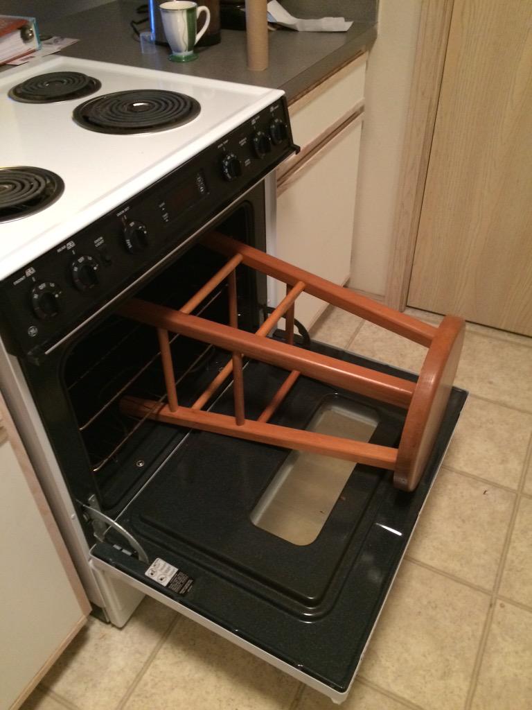 Nicopotomus23's tweet image. #stoolsample #inthehotseat #hipster