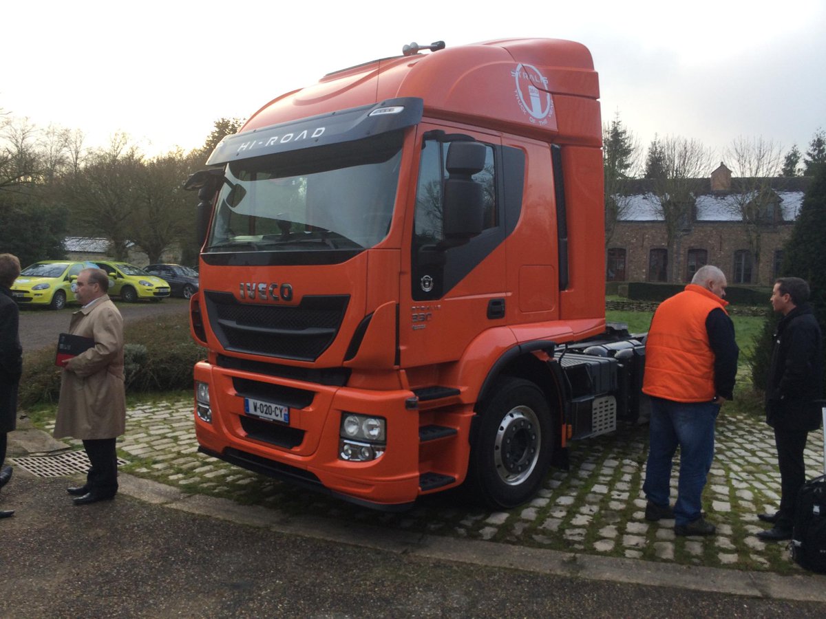 CPVAssocies's tweet photo. Le #clubdéméter était présent à l'EPA #Sénart pour assister au groupe de travail sur le #GNV.
#logistiqueurbaine http://t.co/yZrPN2HlKZ