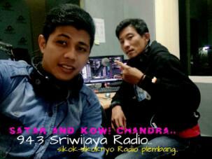 MangKowi77's tweet photo. @Sriwijaya943FM OnAir 94,3 FM Dua Perjaka Tung,,, Tung http://t.co/q4vBYl6sJw
