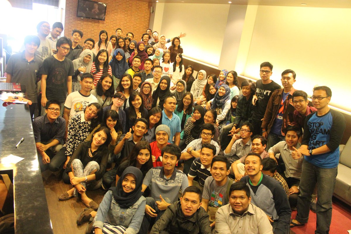 deasalsa_'s tweet photo. "@Faba_JakSel: #internalisasi Faba Jaksel
penuh, rapet, desek-desekan
tapi penuh senyuman :)))) http://t.co/6nUftLtTsc"