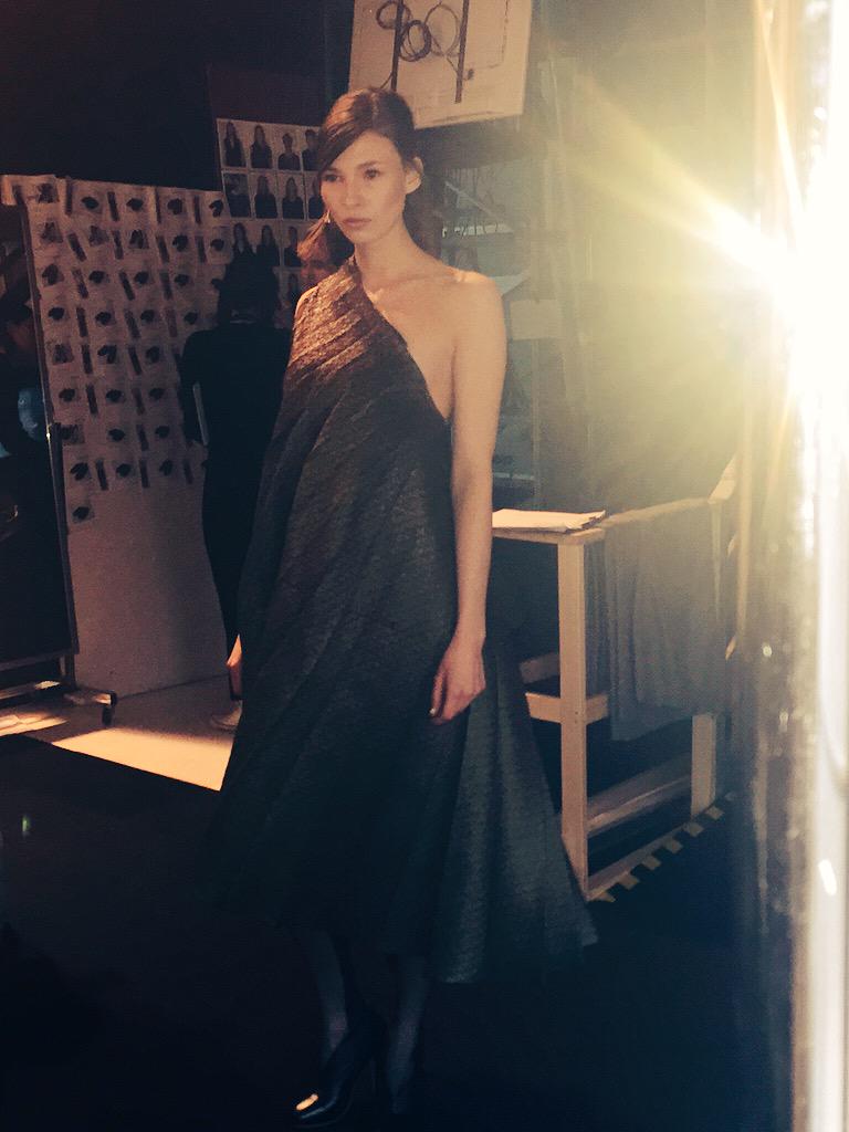 schminktante's tweet image. RT @MBFWB: Coming up... Strong &amp;amp; structured #WilliamFan. live at 3pm CET! #MBFWB #MBFWBLive