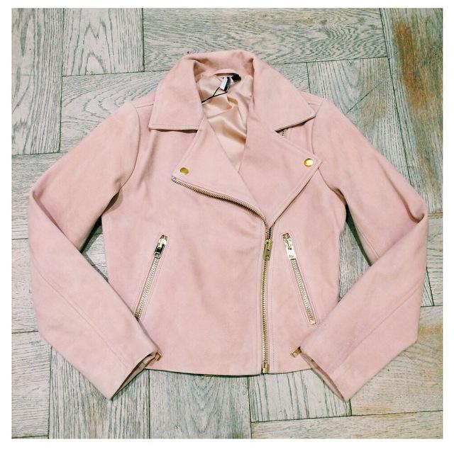 NitikaChoraria's tweet photo. Biker Jacket by @Topshop! #InLove💟 http://t.co/oGRHFjrIc1