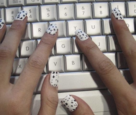 LuxebyTracylee's tweet photo. "It's hip to be square...." #nailstreetz #nailsbytracylee #humpday #nailsofnewyork #nailstory http://t.co/ZpzQYipSdG http://t.co/k7sv3Var4W
