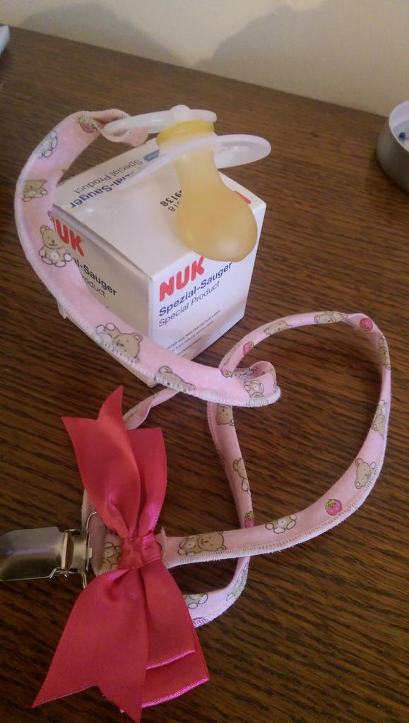 ready2role's tweet photo. Dummy clip for new dress
#ABpacifier http://t.co/1Wbss5waC1