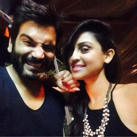 anuradha_srini's tweet photo. Too many pics she gives us @krystledsouza @sablawat @AdatiaRajiv  @KrystleD_Team @krazyforkryan http://t.co/DgwBrs0LPc