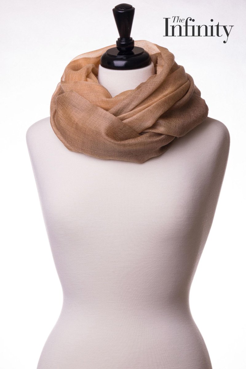 EZMAUK's tweet photo. It's #cold outside! Don't worry we've got 2 gorgeous ways to #WrapYourselfInEZMA #winter #luxury #fashion #waystowear http://t.co/VEMliTNzzr
