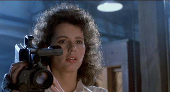 Happy 59th Birthday today\s über-cool celebrity with an über-cool camera: GEENA DAVIS (in \"The Fly\") 