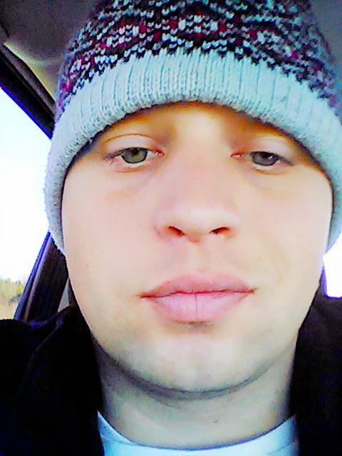 Bullethead256's tweet photo. I wish I had a chick to text with. Dm me or whatever. I really very rarely get on social media I work too much. http://t.co/k4W5v6b4xU