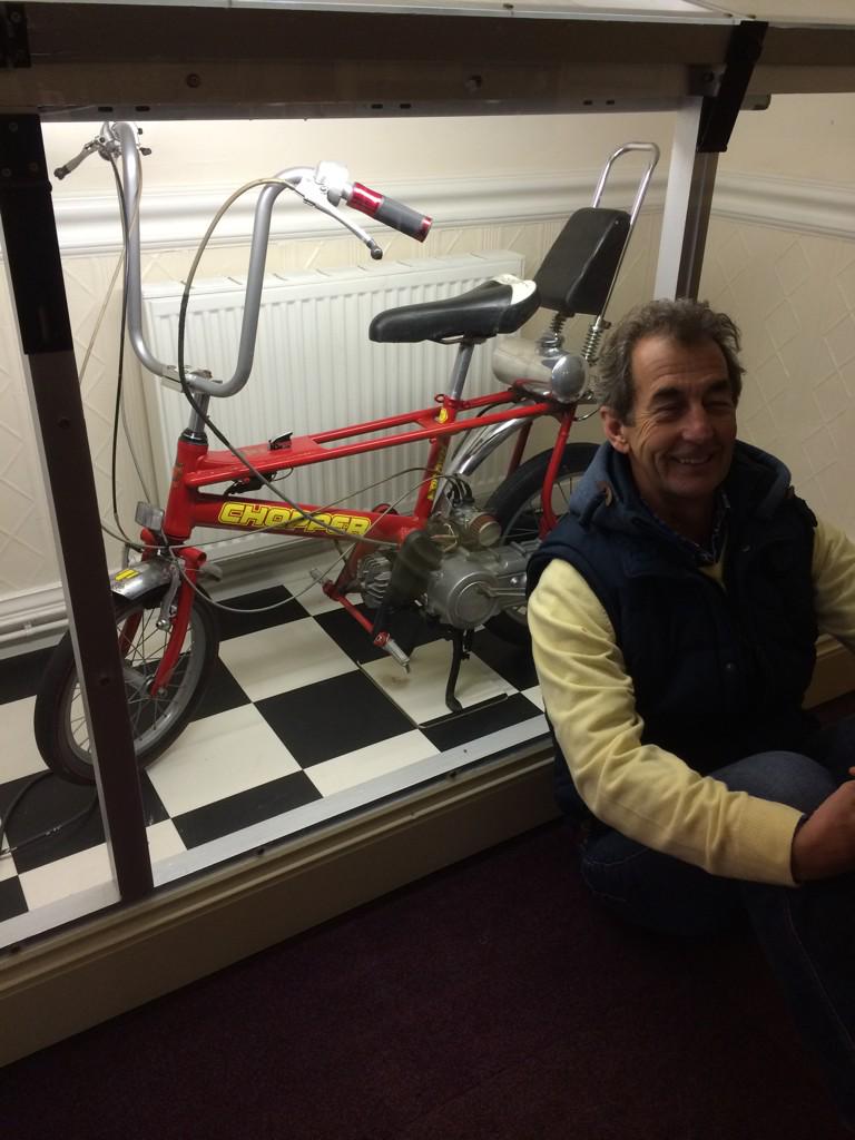 mrsstavros6's tweet photo. @Stavros6 has got is chopper out again!  @squirescafe rather red! http://t.co/wet3A5Hie3