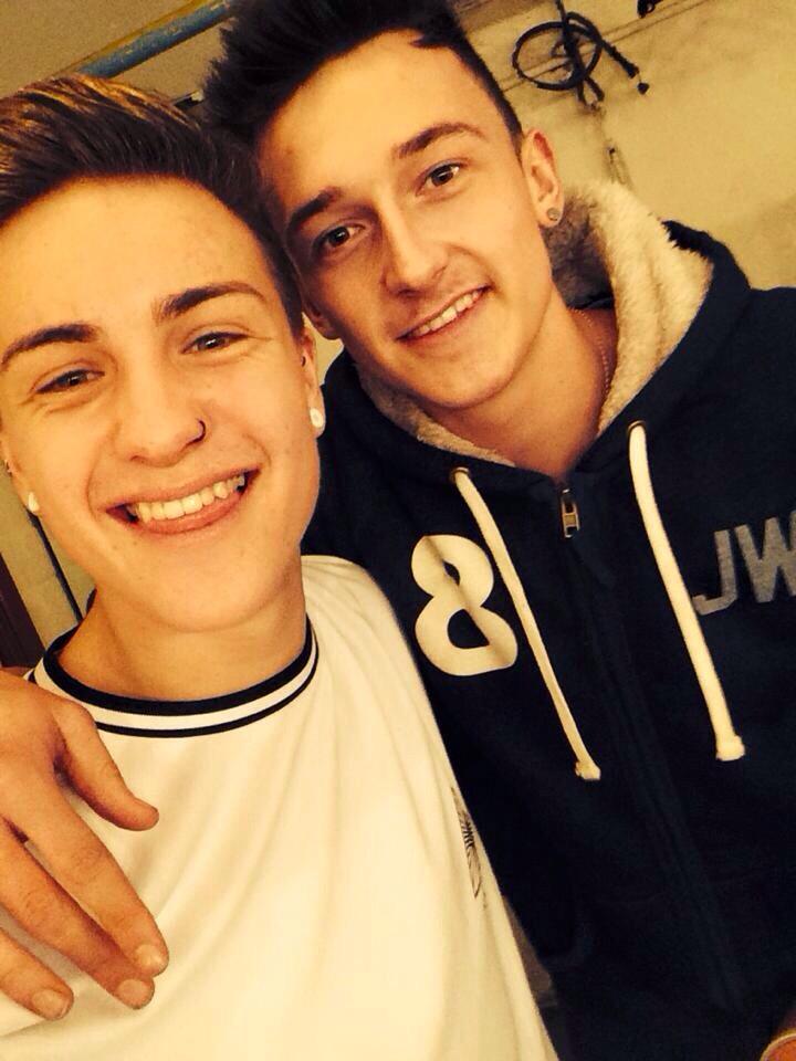ChelsieMailkxxx's tweet photo. Happy birthday Giles hope you had a good day love you lots xxx😘💕👌❤️🎁🎊🎉🎈 http://t.co/ns8QIPdsTL