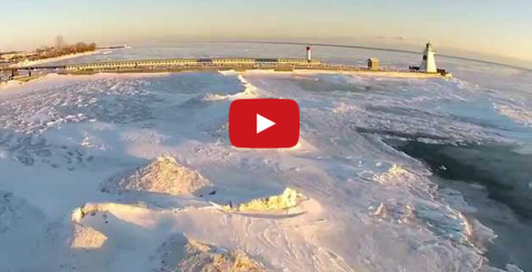 Internazionale's tweet photo. Un drone ha filmato il lago ghiacciato Erie, in Canada. http://t.co/ZIt5xpMurc http://t.co/zSEZ94XMUE
