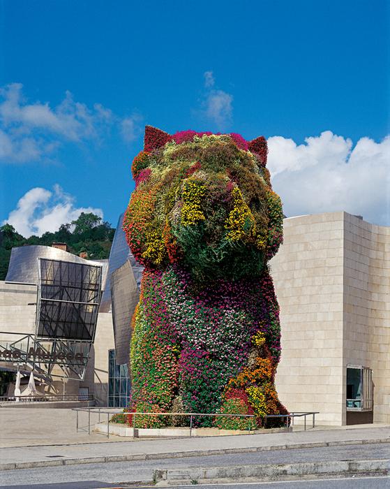 Happy birthday, Jeff Koons! Learn more about \"Puppy\" who stands guard Bilbao:  
