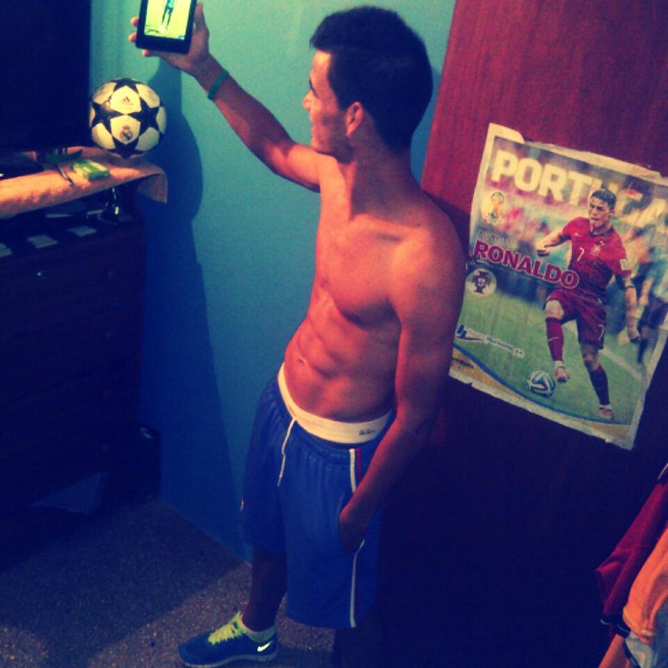 Endrick07's tweet photo. Sólo ella sabe cuánto disfrutó cada momento conmigo y se Que todavia me extraña, ella todavía lee mis comentarios 8' http://t.co/fo6JaUb3Iw