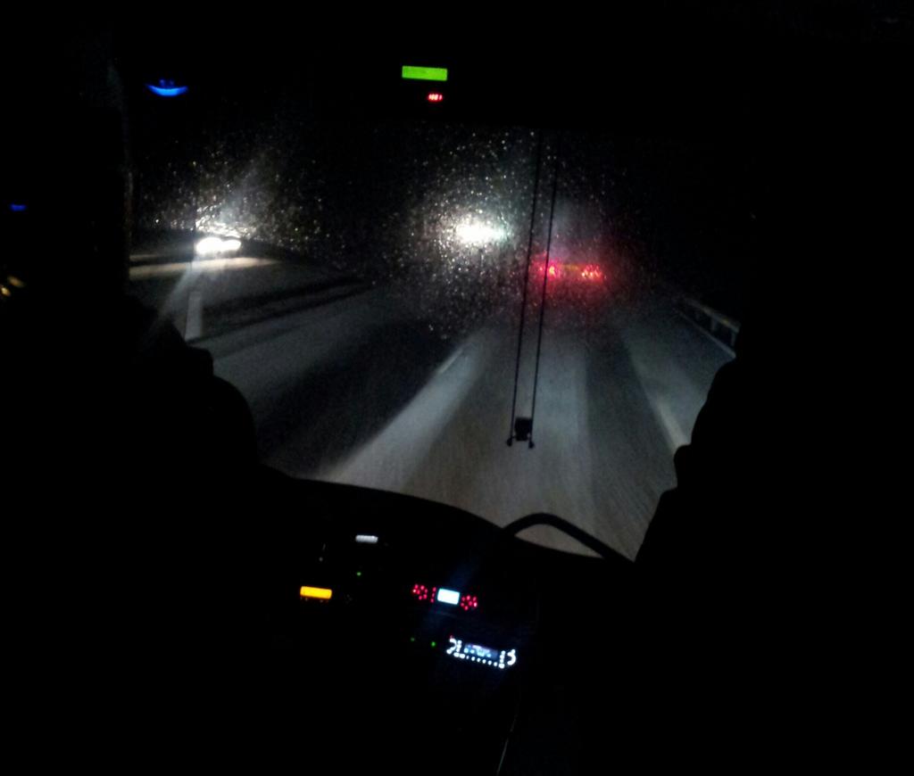 Oihan_'s tweet photo. #Mediasal de vuelta a Bilbao! Winter is coming #convencionDan http://t.co/fMcPi6dLYU