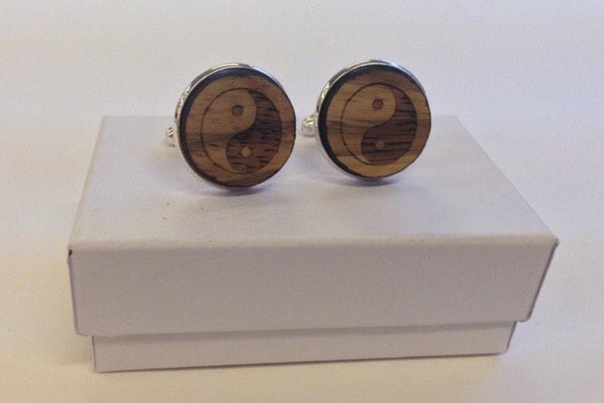 ShopCufflinks's tweet image. @ActuallyNPH Whats a better way to #Suitup then with our new laser cut cufflinks?#GetCuffed at shopcufflinks.co.uk
