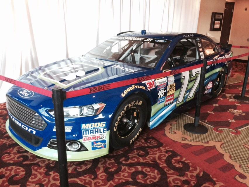 jaywilkins647's tweet photo. @ncraiderfan17 @17FordFan @royalrebel79 @TBayneDiehards @TBayneDiehards @stenhouseJR_17 @Whit_R  http://t.co/P0AA5AWyJR