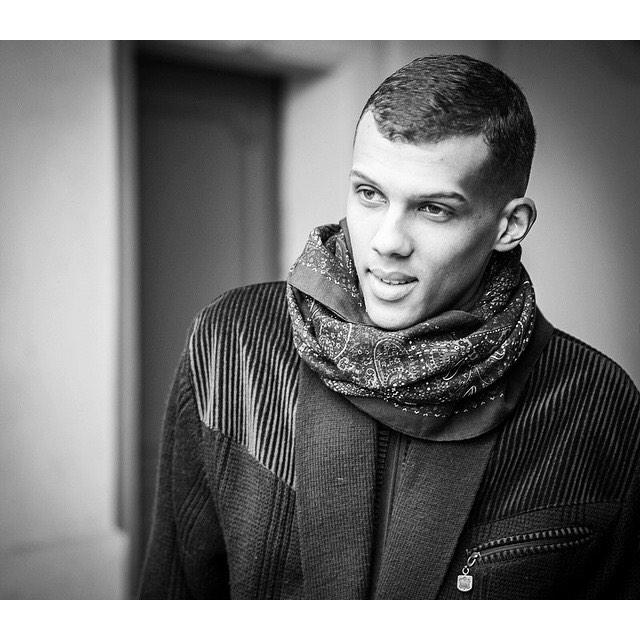 StromaeWorld's tweet photo. Stromae cet après-midi aux défilés Valentino et Van Beirendonck http://t.co/Edmw3vMLpp