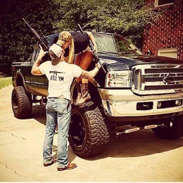 Redneck_America's tweet photo. #RelationshipGoals http://t.co/APIgSf4VoN