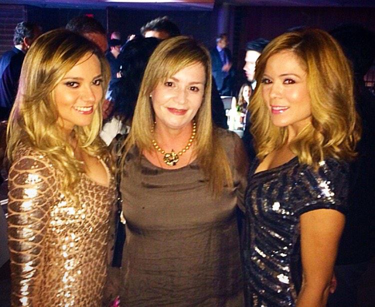 jcaldrello's tweet photo. @ccurbaneja con dos de mi gente favorita! Las quiero mucho! #NATPE2015 http://t.co/wqYisUDWHn